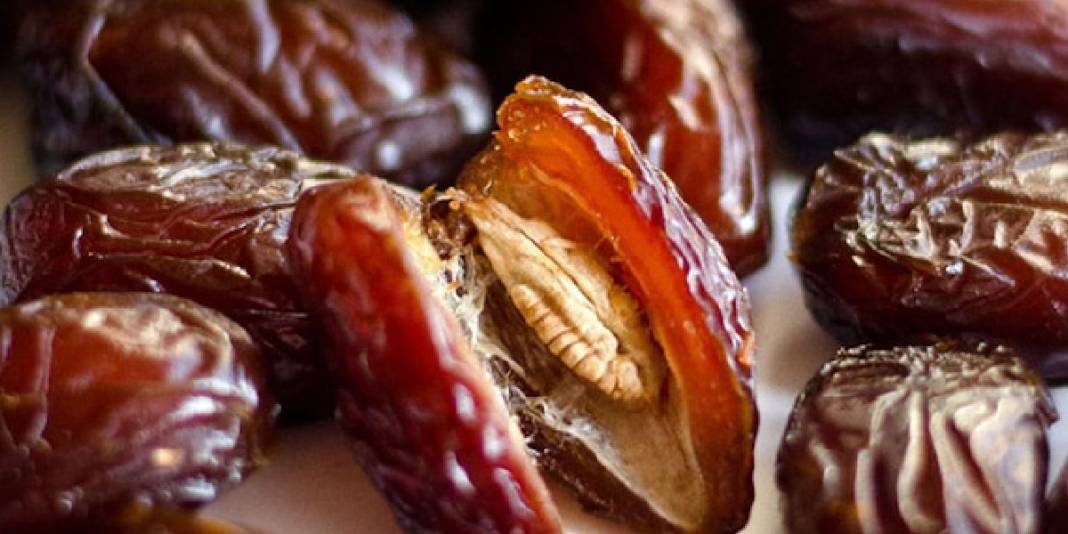 Hurma kadar çekirdeğinin de faydası çıktı! Bunu kimse bilmiyor: Artık kimsenin eli çöpe atmaya gitmeyecek 1